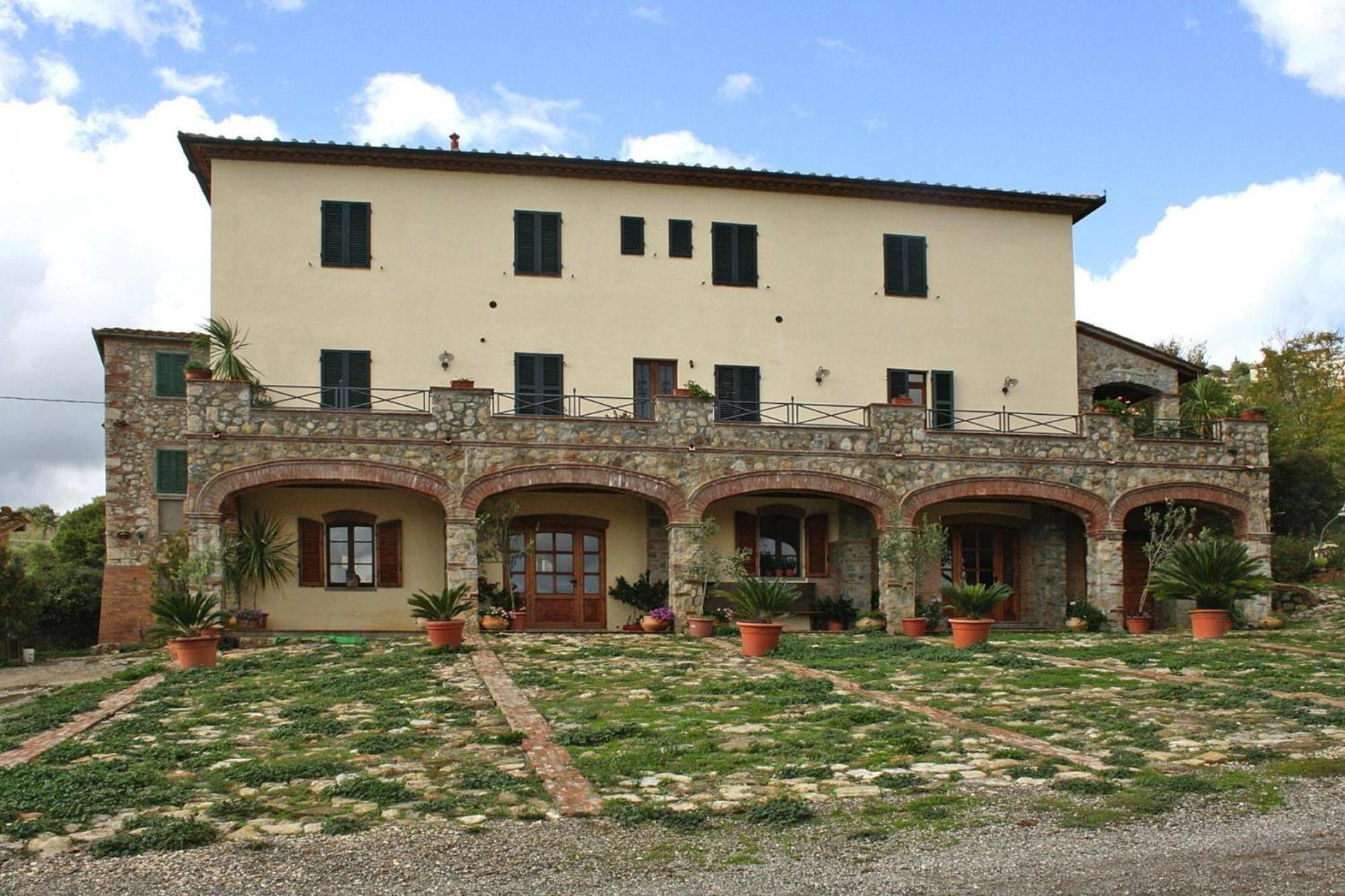 Apartment In Chiusdino With Terrace Bagian luar foto