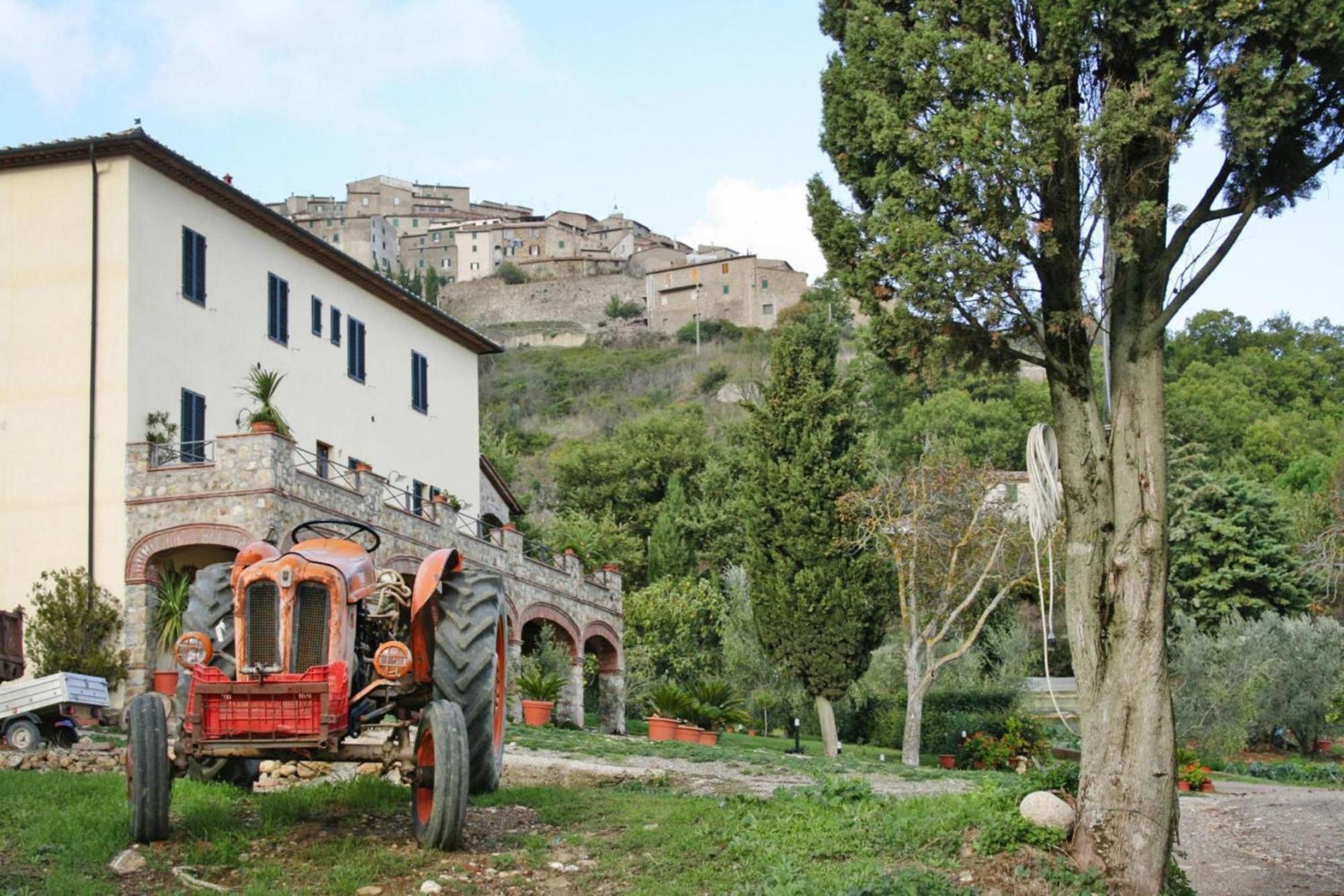 Apartment In Chiusdino With Terrace Bagian luar foto